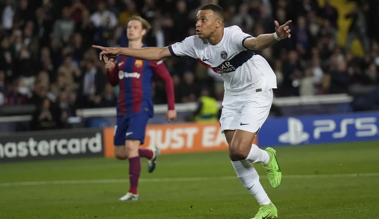 Tapi, PSG bisa membalikkan kedudukan melalui aksi Ousmane Dembele (40'), Vitinha (54'), dan Kylian Mbappe (61', 89'). (AP Photo/Emilio Morenatti)