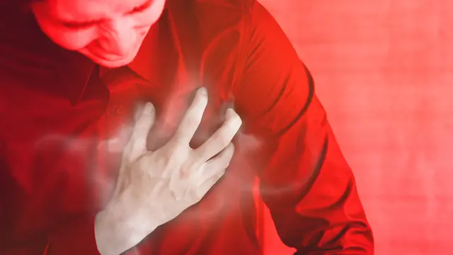 Jangan Abaikan 5 Gejala Penyakit Jantung Ini! (Rapeepat Pornsipak/Shutterstock)