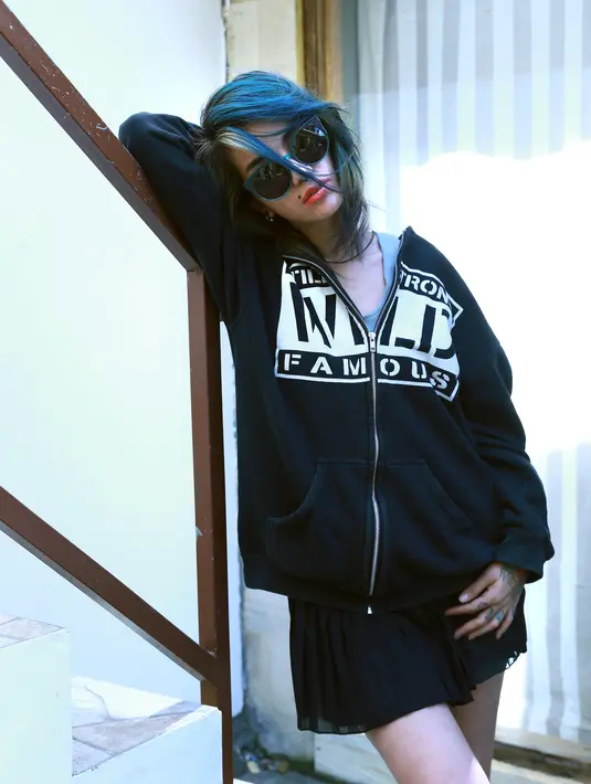 Saat berbincang dengan bintang.com yang menemuinya di Bali beberapa waktu lalu, perempuan kelahiran Malang 26 tahun itu tidak mau menjelaskan lebih jauh persoalan rumah tangganya. (Galih W. Satria/Bintang.com)