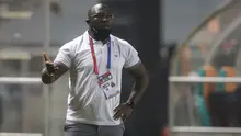Manajer tim Persis Solo, Jacksen F. Tiago saat menghadapi Rans Cilegon FC dalam laga final Liga 2 2021 di Stadion Pakansari, Bogor, Kamis (30/12/2021). (Bola.com/Bagaskara Lazuardi)