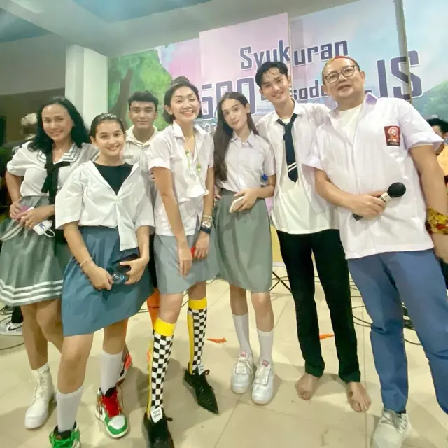 6 Momen Syukuran 500 Episode Dari Jendela SMP, Pemain Makin Kompak