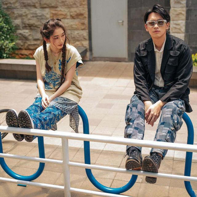 7 Gaya Devina Aureel dan Brandon Salim dengan Tema Street Fashion Ini Menawan