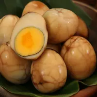 Ilustrasi telur pindang motif marmer./Copyright shutterstock.com