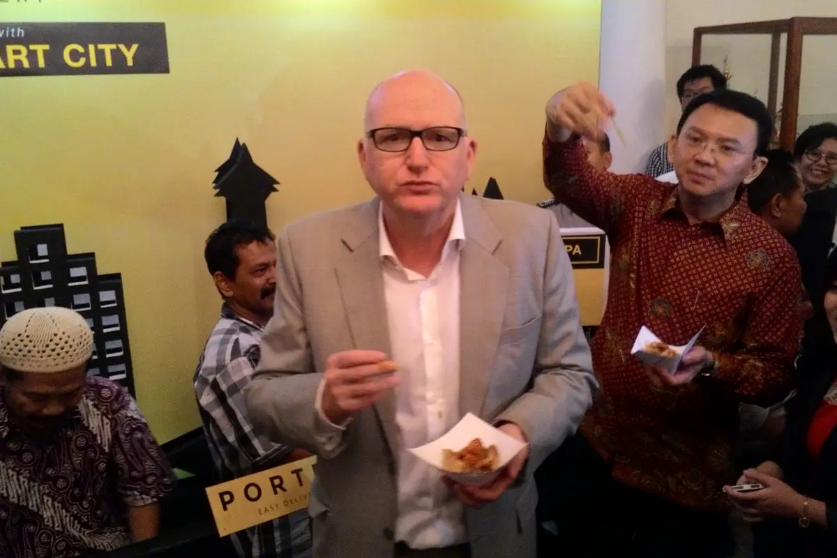 Kala Ahok Ajak Tamu Australia Makan Batagor Kaki Lima