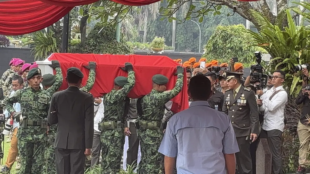 Jenderal TNI (Purn) Ryamizard Ryacudu dimakamkan