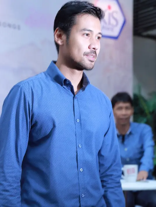 Bagi pemeran ‘A Copy of My Mind’ ini, film ‘Surat dari Praha’ yang disutradarainya sudah seperti anak sendiri. Dari persiapannya yang cukup panjang, Chicco Jerikho merasa seperti melahirkan anak. (Galih W. Satria/Bintang.com)