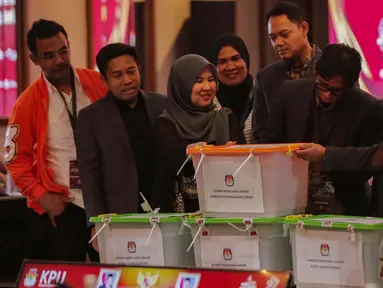 Komisi Pemilihan Umum Daerah (KPUD) DKI Jakarta resmi menggelar rapat pleno rekapitulasi penghitungan perolehan suara di tingkat Provinsi DKI Jakarta pada Pilkada Jakarta 2024 di Hotel Sari Pan Pacific, Jakarta Pusat, Sabtu (7/12/2024). (Liputan6/Angga Yuniar)