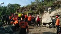 Penambangan batu di lokasi longsor di Gunungkidul yang menyebabkan dua orang meninggal itu disebut dilakukan di lahan pribadi. (Liputan6.com/Yanuar H)