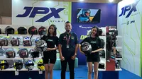 JPX Helmet kenalkan lini produk baru di IMOS 2025. (Liputan6.com/Septian Pamungkas)