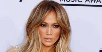 Jennifer Lopez dikabarkan mengandalkan database untuk membantunya memilih pakaian sehari-harinya. (Bintang/EPA)