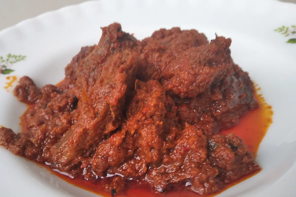 Rendang daging khas Ranah Minang (Liputan6.com/ Novia Harlina)