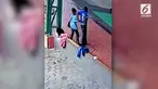 Demi mencuri di sebuah stadion, bapak dan anak pakai baju olahraga dan menyamar jadi atlet.