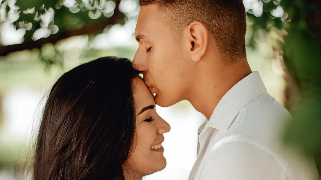 hubungan cinta