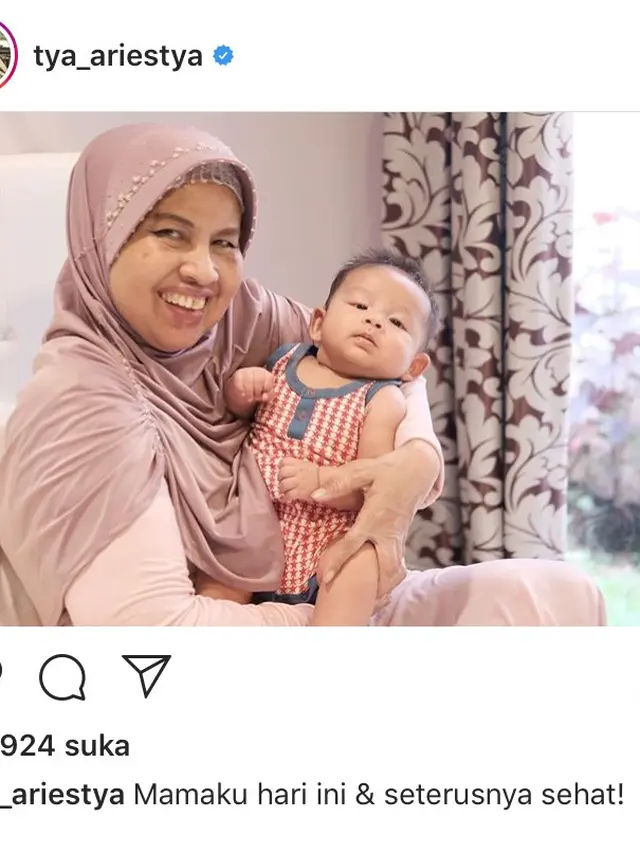 Unggahan Tya Ariestya soal kesehatan ibunya beberapa bulan lalu.