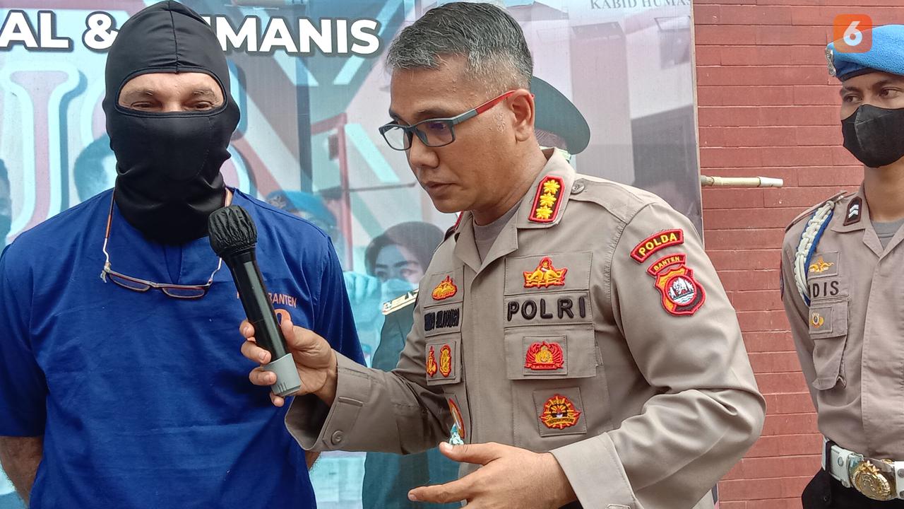 WN Iran Ekspor Motor Indonesia Secara Ilegal Ditangkap Polda Banten. (Kamis, 21/07/2022). (Yandhi Deslatama/Liputan6.com)