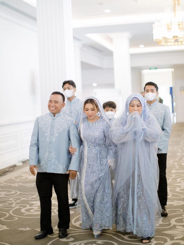 Jelang Menikah, Ini 7 Potret Bahagia Kiky Saputri di Momen Pengajian dan Siraman