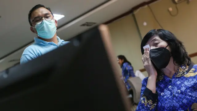 Pemeriksaan Mata Gratis bagi 100 Guru Aktif dan Purnabakti SMAN 4 Jakarta