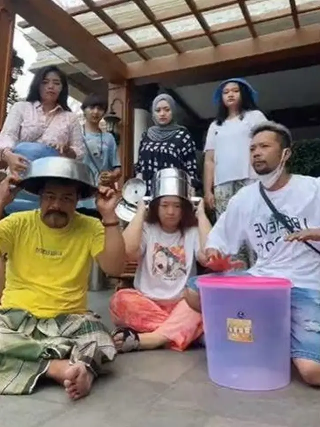 Diduga Jadi Orang Ketiga, Ini 6 Potret Kebersamaan Riesca Rossianna dan Nathalie Holscher