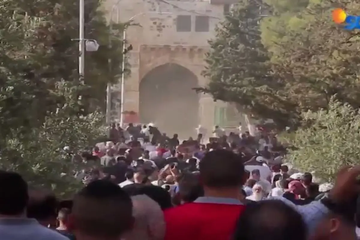 Pencopotan Bendera Palestina di Al-Aqsa Kembali Picu Bentrokan