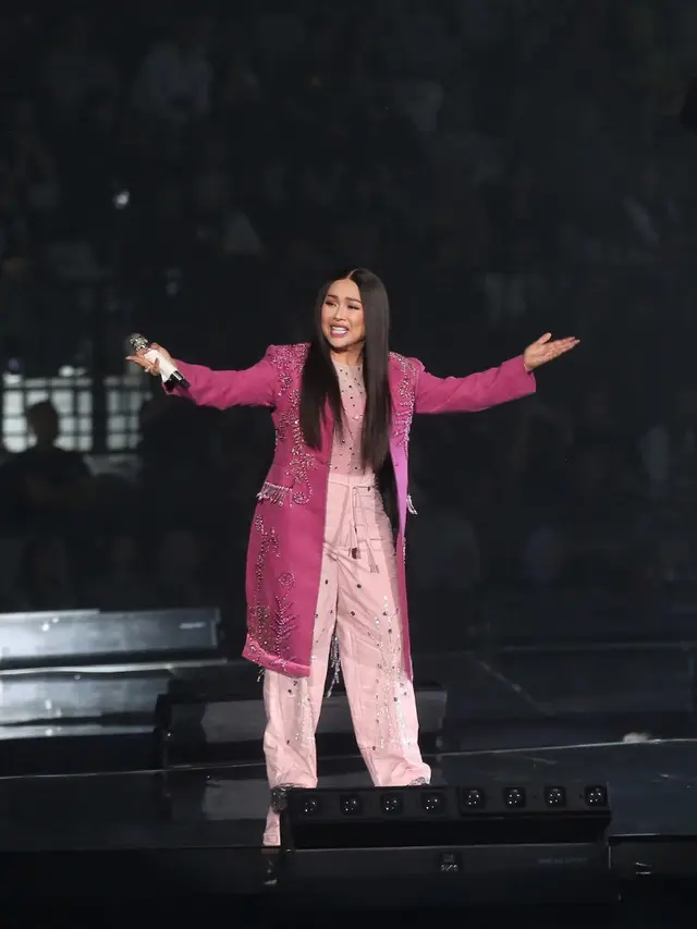 Tampilan Outfit Tiga Diva dan Super Girls di Konser Super Diva. [Adrian Putra/Fimela]