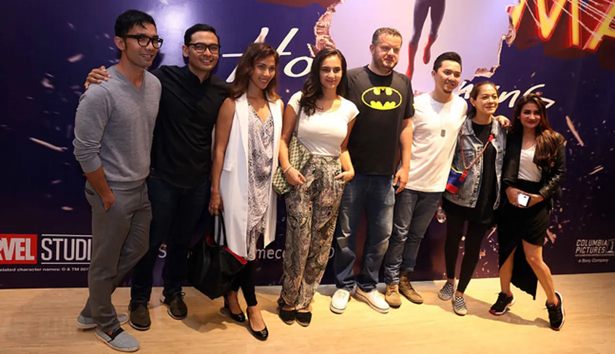 Tak hanya Ibnu Jamil, selebriti lainnya juga turut hadir di gala premier film Spider-Man Homecoming. Di antaranya adalah Mike Lewis, Ananda Omesh, Natalie Sarah, Raline Shah, Marissa Nasution, Indra Herlambang dan lainnya.  (Nurwahyunan/Bintang.com)