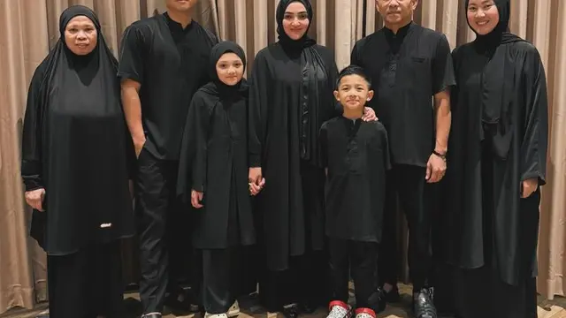 Penampilan keluarga Anang Hermansyah dan Ashanty
