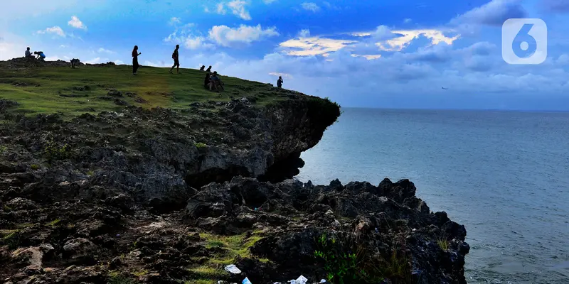 Eksotisnya Pantai Honeymoon di Jimbaran