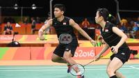 Ganda campuran Indonesia, Praveen Jordan/Debby Susanto, kalah dari seniornya di babak perempat final Olimpiade Rio 2016. (AFP/Goh Chai Hin)