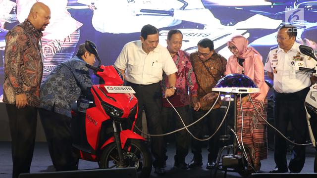 Menko Kemaritiman Resmikan Indonesia Electric Motor Show 2019
