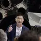 Miliarder Jepang Yusaku Maezawa dalam konferensi pers di Hawthorne, California, 17 September 2018. SpaceX, perusahaan transportasi luar angkasa milik Elon Musk, mengumumkan Usaku Maezawa sebagai penumpang pertama penerbangan ke bulan. (AP/Chris Carlson)