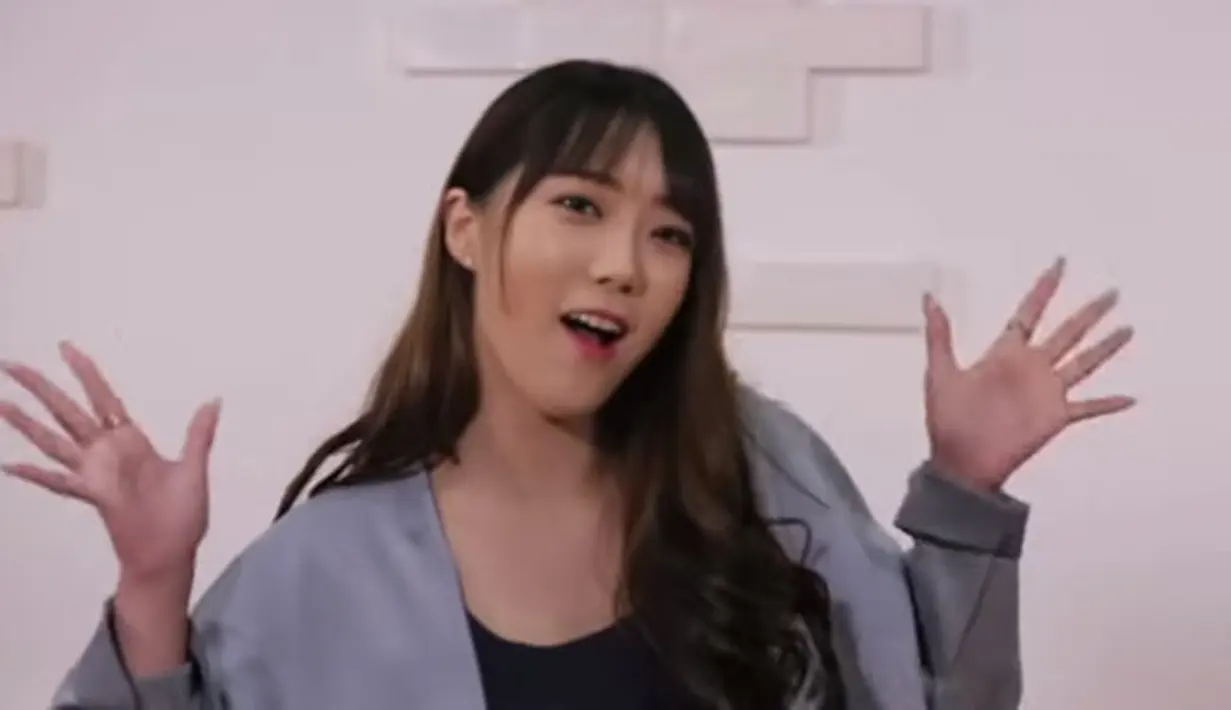 Bukan hanya di Indonesia, musik dangdut pun kini sudah merambah terkenal di Negara lain. Salah satunya adalah Korea Selatan, di mana salah satu artisnya bernama Danbi ikut mendendangkan dangdut. (Foto: Youtube)