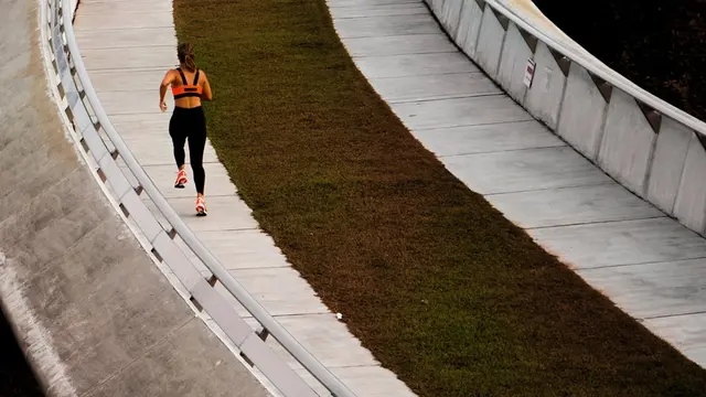 Bongkar Gaya Hidup Sehat ala Kelly Tandiono, dari Hobi Olahraga hingga Pemilihan Sepatu Favorit