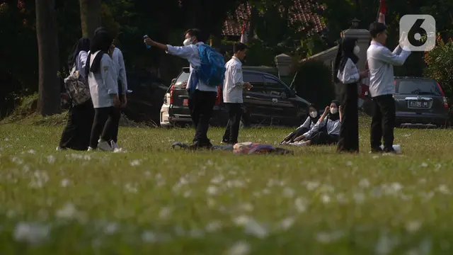 Guguran Kapas di Kampus IPB Jadi Lokasi Swafoto