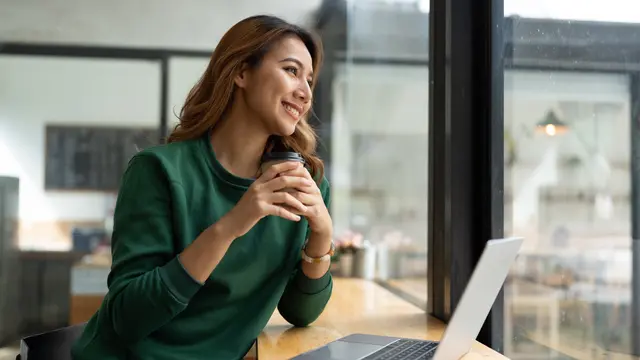 perempuan dan 9 mei hijau 2