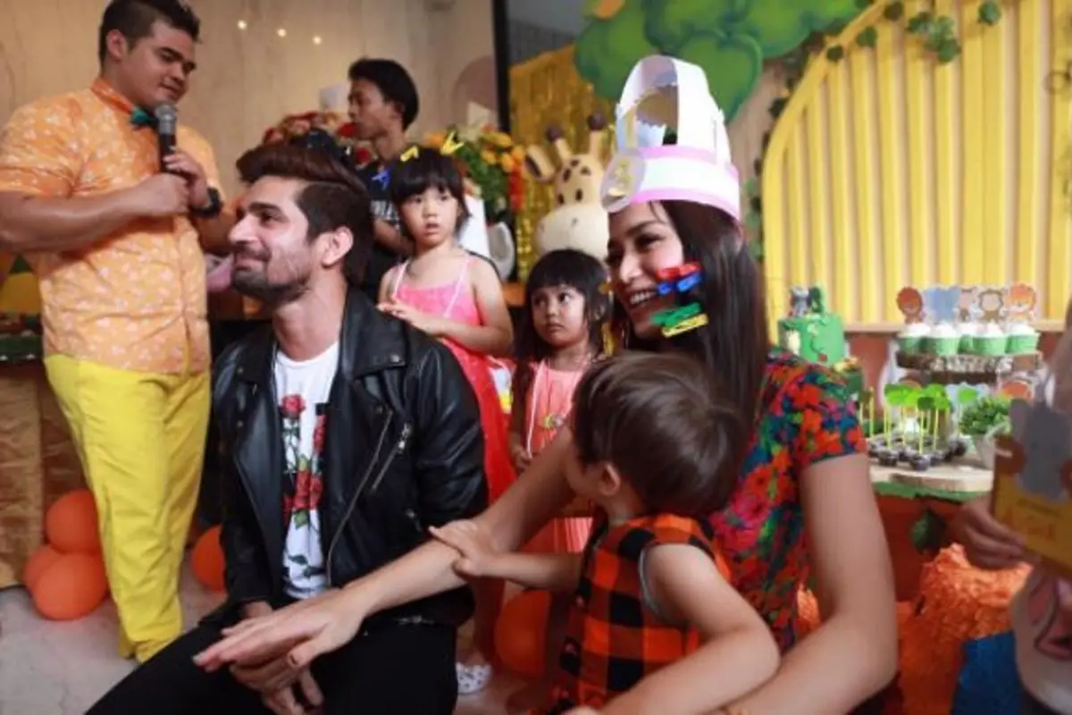 [Bintang] Jessica Iskandar dan Vishal Singh