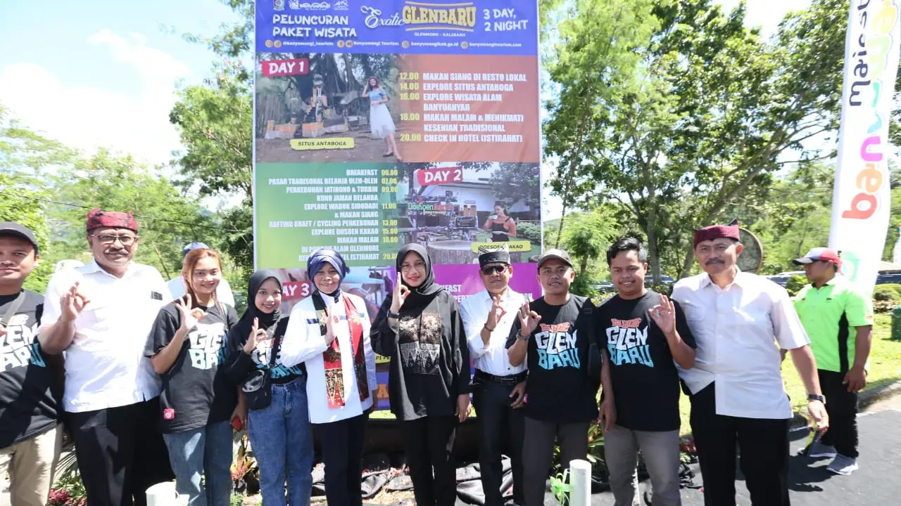 Bupati Banyuwangi Ipuk Fiestiandani menijau wisata Glenbaru di Kawasan Dusun Kakau Kecamatan Glenmore Banyuwangi (Istimewa)