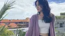 <p>Meski bukan menjadi pemenang di Indonesia Idol, namanya tak redup. Aura sebagai penyanyi pun semakin terpancar, dengan mengenakan tank top putih sebagai inner dan cardigan ungi sebagai pelengkap. Dipadu celana kotak-kotaknya. @keisyalevronka</p>