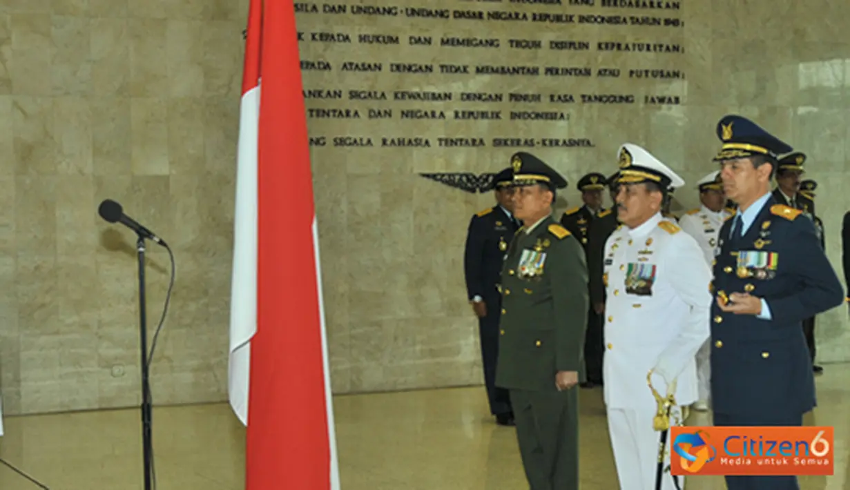 Citizen6, Jakarta: Upacara Penyematan tanda Kehormatan, dihadiri oleh Kasad Jenderal TNI Pramono Edhie Wibowo, Kasal Laksamana TNI Soeparno, Kasau Marsekal TNI Imam Sufaat, Asisten Panglima TNI dan Kabalakpus TNI. (Pengirim: Badarudin Bakri).