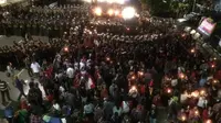 Pendukung Ahok di Pengadilan Tinggi Jakarta (Liputan6.com/ Ika Defianti)