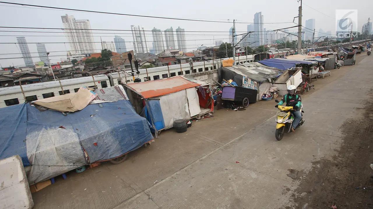 Minim Pengawasan, Jalur Inspeksi Kanal Barat Kembali Dipadati Gubuk Liar