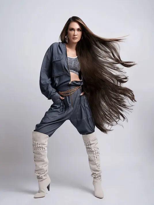 Luna Maya (Instagram/lunamaya)