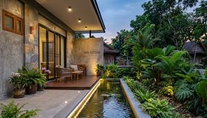 Contoh Kolam Ikan Mini di Teras Rumah Kampung yang Modern (Sumber: gemini.com)