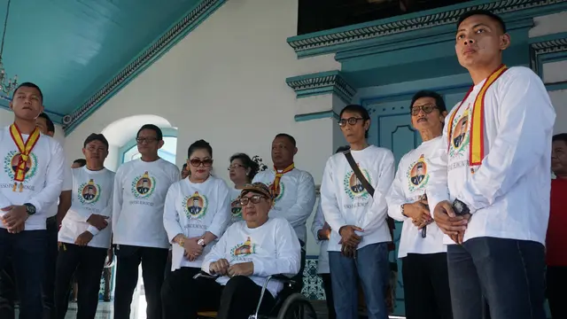 Kerja Bakti Bersihkan Keraton Solo