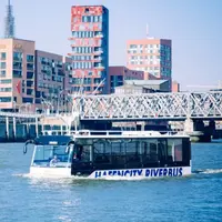 Hafencity Riverbus, Hamburg, Jerman. (keyword-suggestions.com)