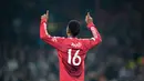 Pemain Manchester United, Amad Diallo, melakukan selebrasi setelah mencetak gol ke gawang PAOK pada laga Liga Europa 2024/2025 di Old Trafford, Jumat (8/11/2024). (AP Photo/Dave Thompson)