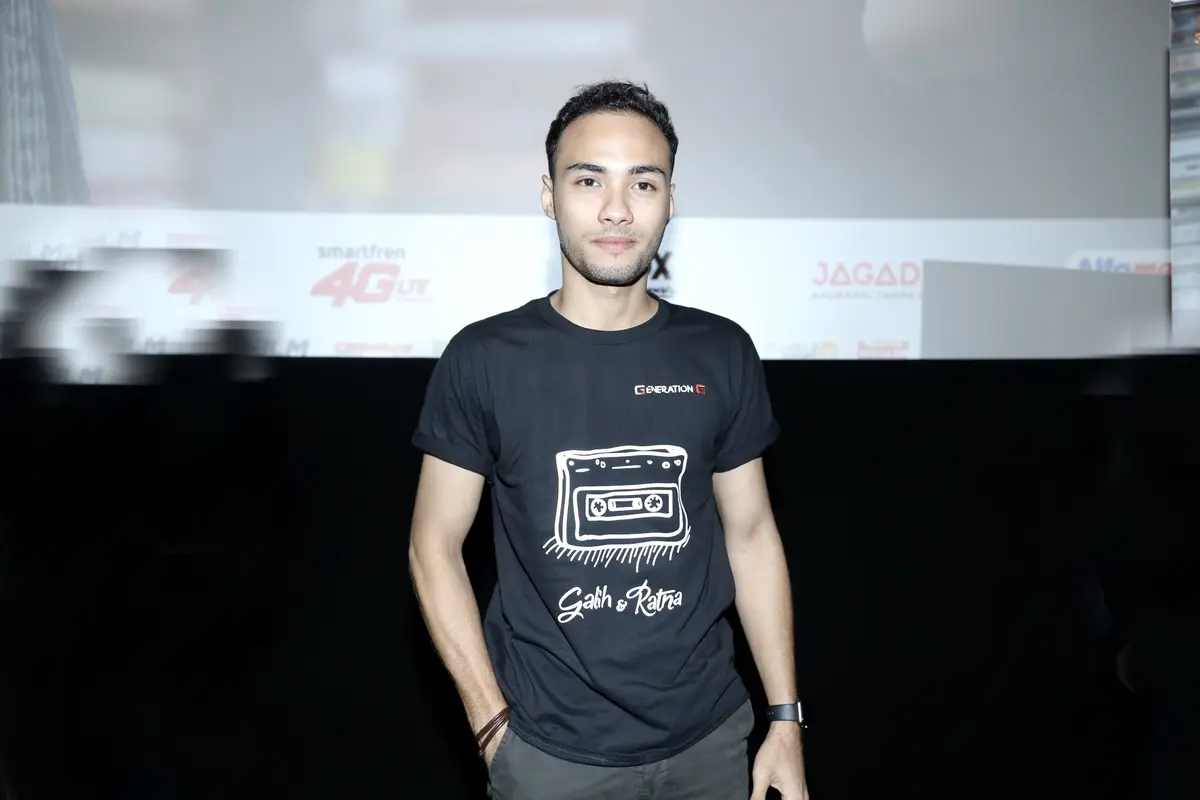 [Bintang] Perasaan Refal Hady Lihat Wajahnya di Layar Bioskop
