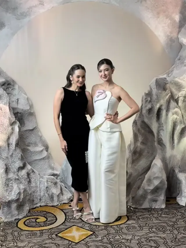 Gaya Pejabat dan Istri Pejabat Hadir Resepsi Luna Maya di Jakarta.