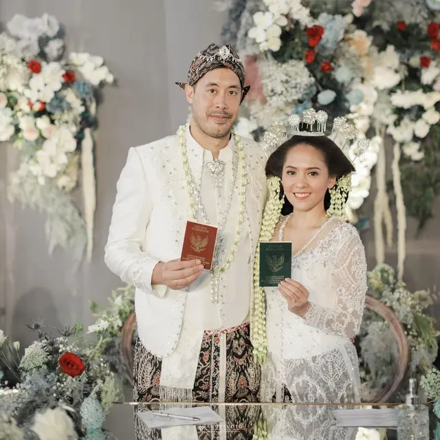 7 Potret Perjalanan Cinta Lala Karmela, dari Dilamar Hingga Resepsi Pernikahan