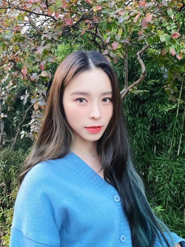 Elkie eks CLC. (Instagram/ chongtingyanelkie)