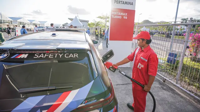 Pertamina Patra Niaga menghadirkan Pertamax Turbo di SPBU Modular yang terletak di area sirkuit Mandalika. (Foto: Pertamina)